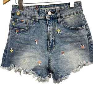 TINSELTOWN Mushroom Embroidered Cut Off Denim Shorts Light Wash Junior Size‎ 1
